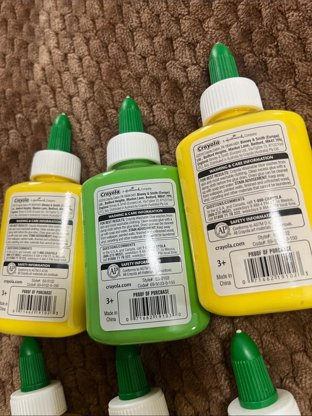 Crayola Washable Color Glue Bottles in Bright Yellow & Green